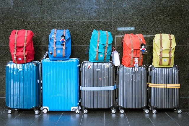 Viaggi in aereo: da oggi addio al bagaglio a mano