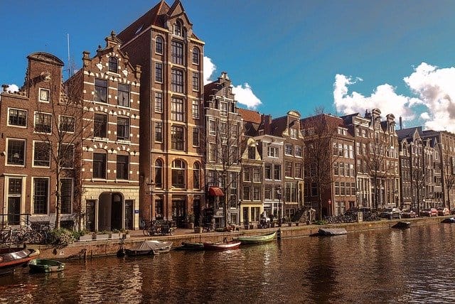 Amsterdam: le nuove regole limiteranno Airbnb in tre quartieri centrali